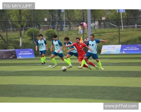 成都足球队整体压制战术解析与未来发展展望